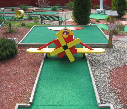 Design golf courses then challenge your friends to beat them in  roll-and-write gem Tiny Mini Golf